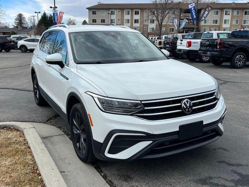White 2024 Volkswagen Tiguan 2.0T SE 4MOTION