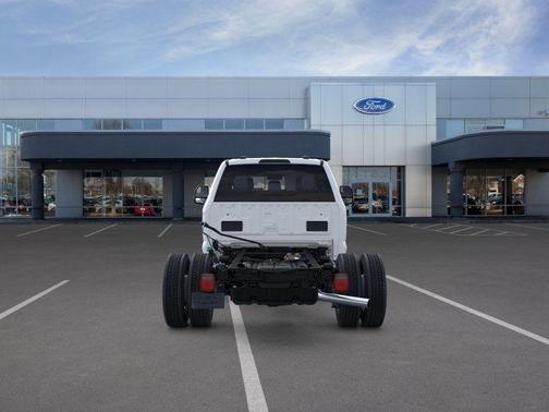 OXFORD WHITE 2026 Ford F-450 XL