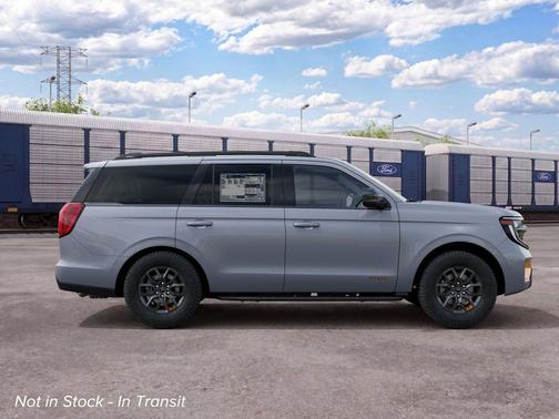 Glacier Gray Metallic Tri-Coat 2027 Ford Expedition Tremor