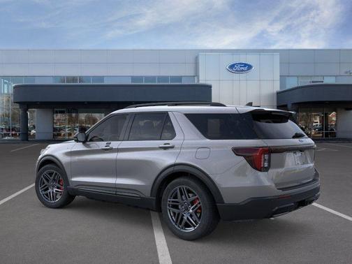 Carbonized Gray Metallic 2026 Ford Explorer ST-Line
