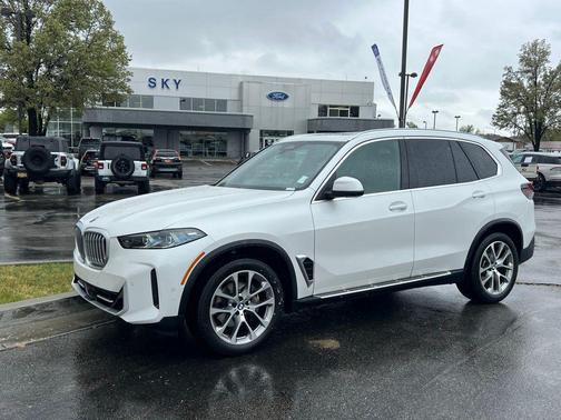 Mineral White Metallic 2024 BMW X5 xDrive40i