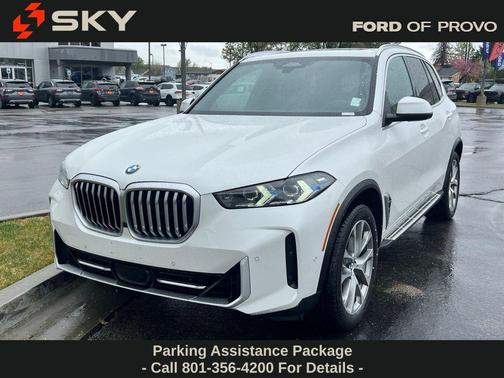 Mineral White Metallic 2024 BMW X5 xDrive40i