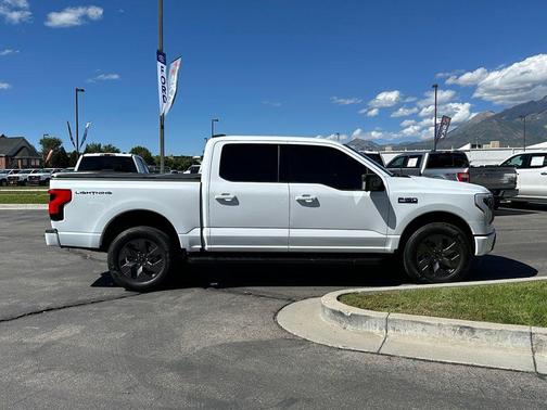 Oxford White 2024 Ford F-150 Lightning Flash