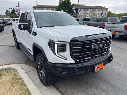 Summit White 2024 GMC Sierra 1500 AT4X
