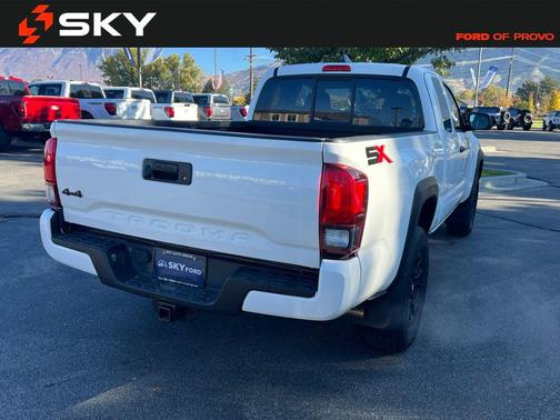 2022 Toyota Tacoma SR