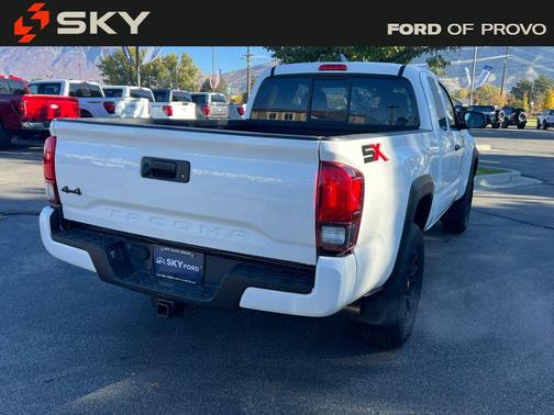 2022 Toyota Tacoma SR