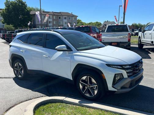Creamy White Pearl 2025 Hyundai TUCSON Hybrid SEL Convenience