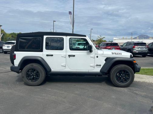 2020 Jeep Wrangler Unlimited Willys 4X4