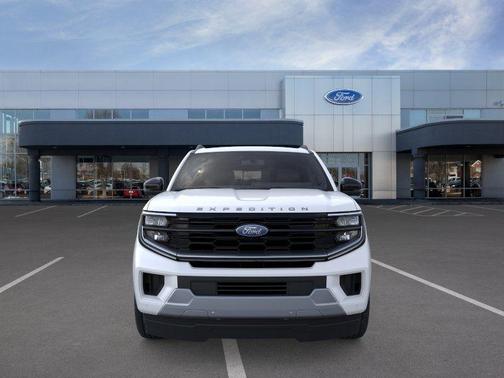 Star White Metallic Tri-Coat 2026 Ford Expedition Platinum