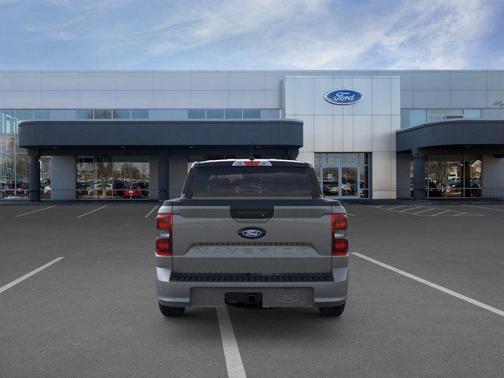 CARBONIZED GRAY METALLIC 2026 Ford Maverick Lobo Standard