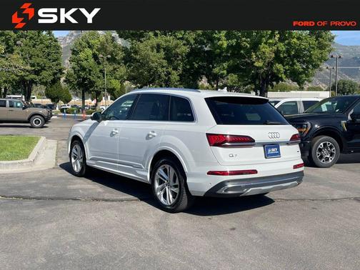 2020 Audi Q7 55 Premium Plus
