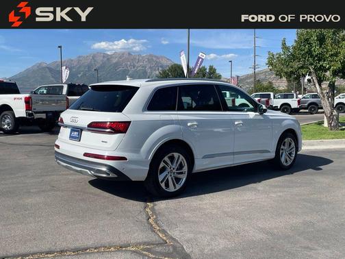 2020 Audi Q7 55 Premium Plus