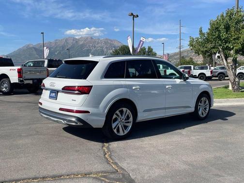 2020 Audi Q7 55 Premium Plus