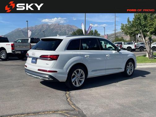 2020 Audi Q7 55 Premium Plus