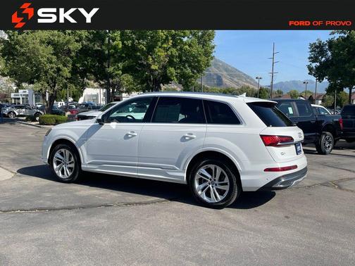 2020 Audi Q7 55 Premium Plus