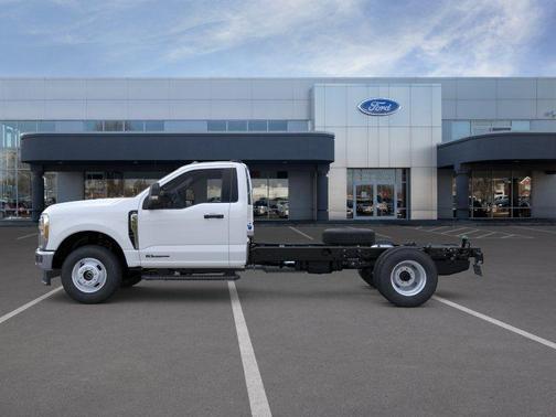 OXFORD WHITE 2026 Ford F-350 XL