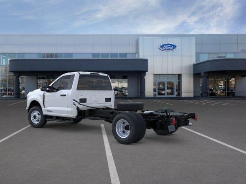 OXFORD WHITE 2026 Ford F-350 XL