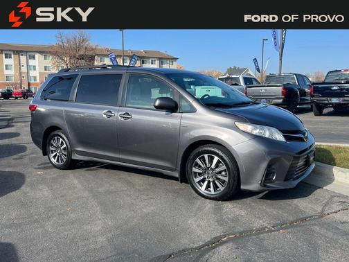 2020 Toyota Sienna LE