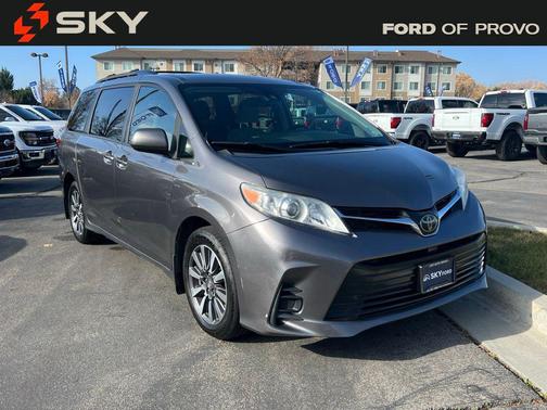 2020 Toyota Sienna LE