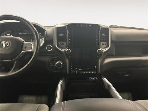 2022 RAM 1500 Big Horn Quad Cab 4x4 64' Box