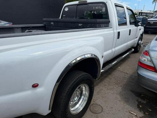 Oxford White 2006 Ford F-350 Lariat