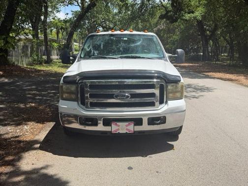 Oxford White 2006 Ford F-350 Lariat