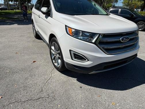 White Platinum Metallic Tri-Coat 2018 Ford Edge Titanium