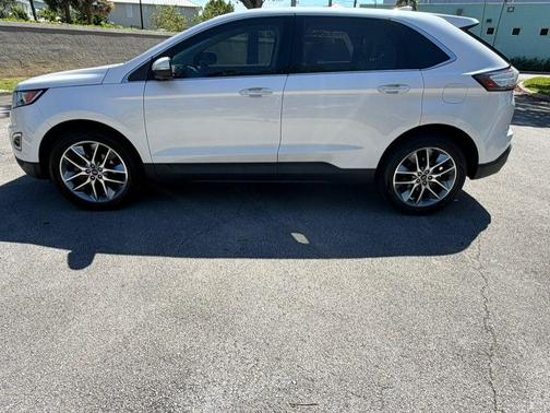 White Platinum Metallic Tri-Coat 2018 Ford Edge Titanium