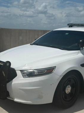 Oxford White 2014 Ford Sedan Police Interceptor Base