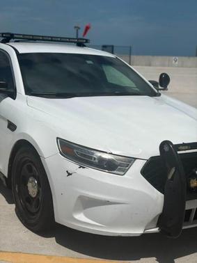 Oxford White 2014 Ford Sedan Police Interceptor Base