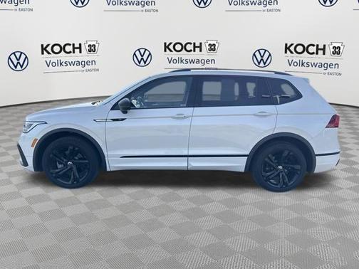 2023 Volkswagen Tiguan 2.0T SE R-Line Black
