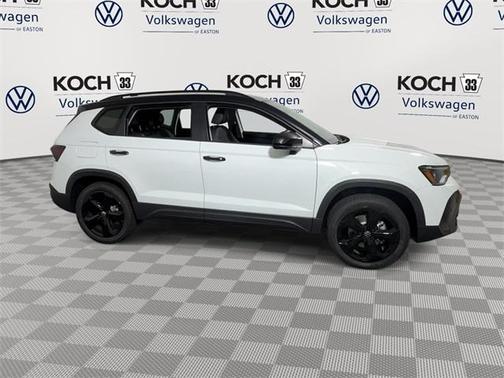 2025 Volkswagen Taos 1.5T SE Black