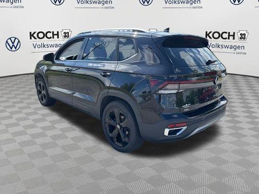 Deep Black Pearl Effect 2025 Volkswagen Taos 1.5T SEL