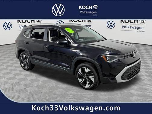 Deep Black Pearl Effect 2025 Volkswagen Tiguan 2.0T S