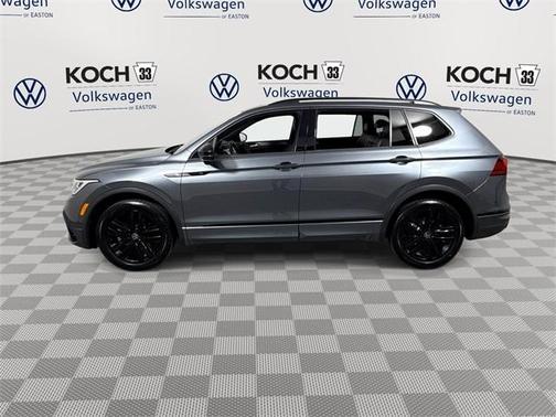 2022 Volkswagen Tiguan 2.0T SE R-Line Black