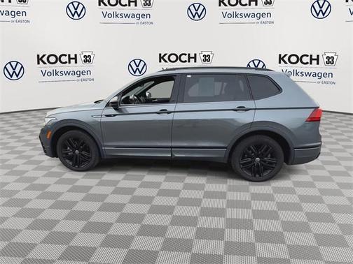 2022 Volkswagen Tiguan 2.0T SE R-Line Black