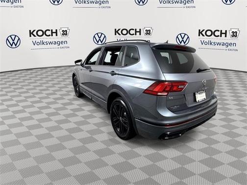 2022 Volkswagen Tiguan 2.0T SE R-Line Black
