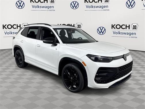 2025 Volkswagen Tiguan 2.0T SE R-Line Black