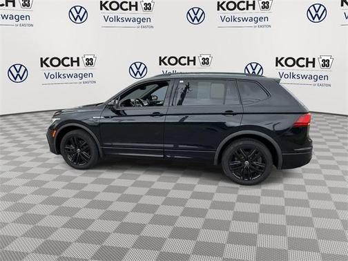 2022 Volkswagen Tiguan 2.0T SE R-Line Black