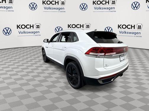 2026 Volkswagen Atlas Cross Sport 2.0T SE w/Technology