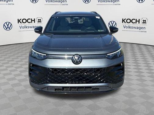 Platinum Gray Metallic 2025 Volkswagen Tiguan 2.0T SE R-Line Black