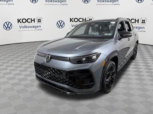 Platinum Gray Metallic 2025 Volkswagen Tiguan 2.0T SE R-Line Black