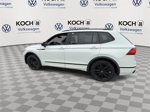 2022 Volkswagen Tiguan 2.0T SE R-Line Black