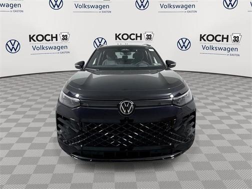 2025 Volkswagen Tiguan 2.0T SE R-Line Black