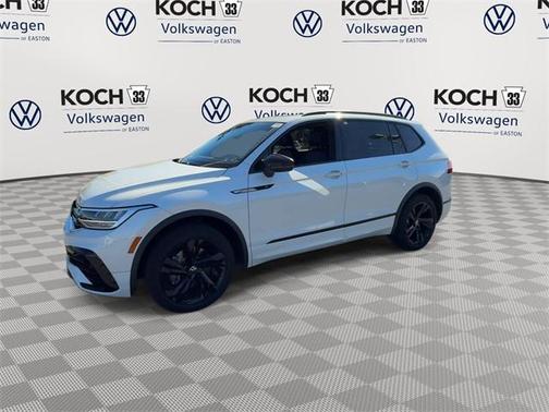2024 Volkswagen Tiguan 2.0T SE R-Line Black
