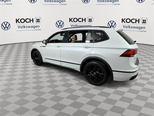 2023 Volkswagen Tiguan 2.0T SE R-Line Black