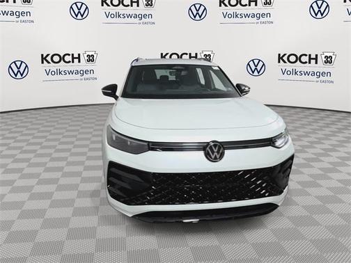 2025 Volkswagen Tiguan 2.0T SE R-Line Black