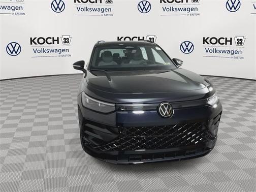 2025 Volkswagen Tiguan 2.0T SE R-Line Black