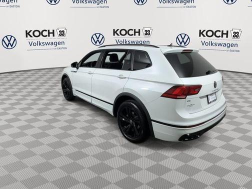 2024 Volkswagen Tiguan 2.0T SE R-Line Black