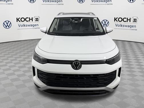Pure White 2026 Volkswagen Tiguan 2.0T SE